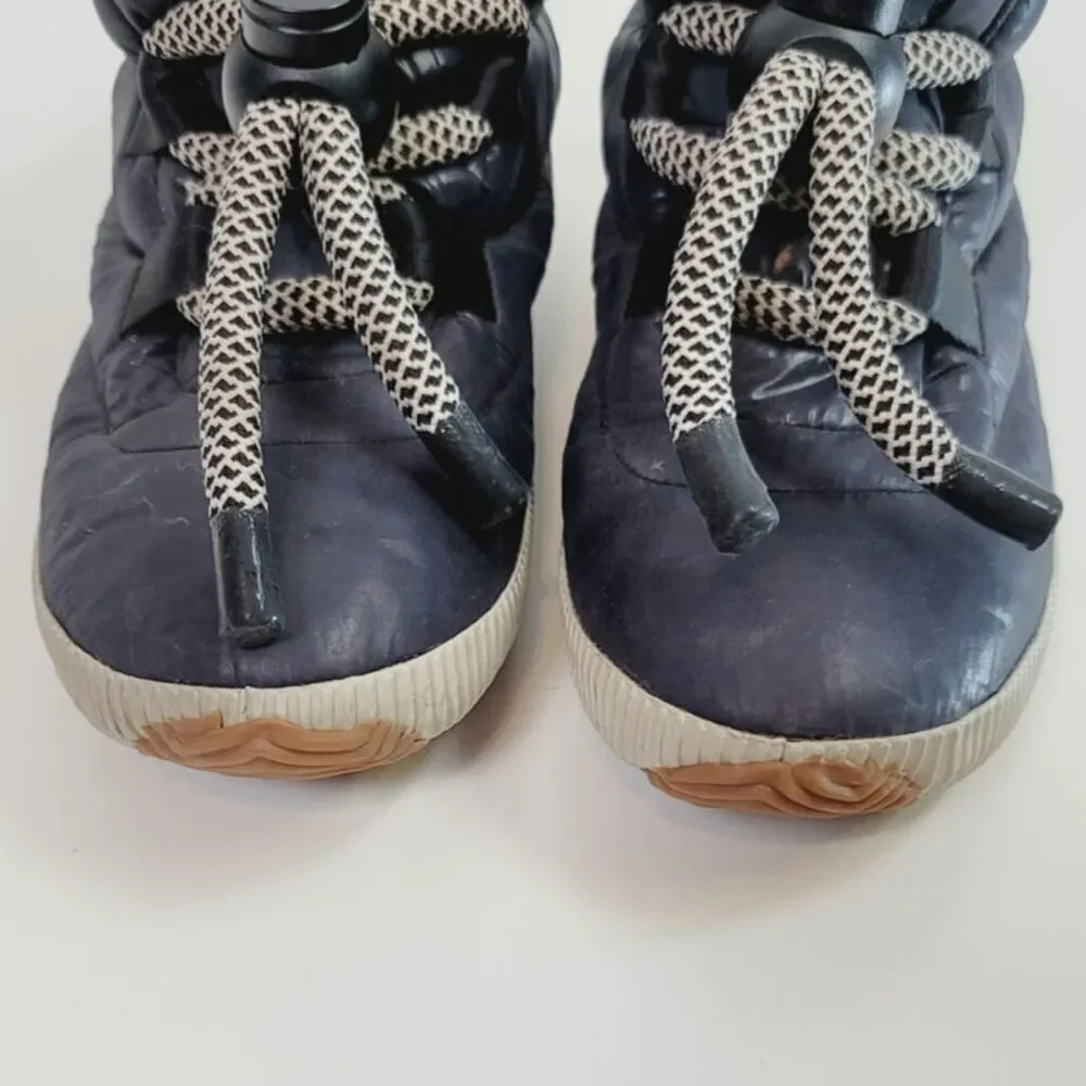 Sorel Out N About Puffy Lace Snow Boots in Navy Blue, sz 8.5